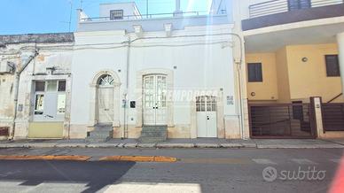 Casa indipendente con terrazzo e cantina!