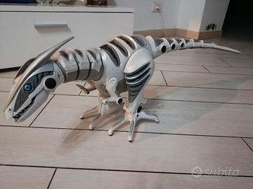 Robot dinosauro