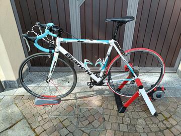 Bici da corsa Bianchi via nirone 7 più rulli elite