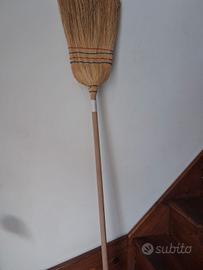 scopa di paglia