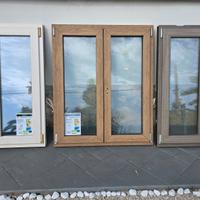 Finestre usate in mostra 