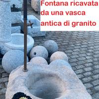 Grande fontana antica in granito