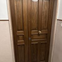 Portoncino in legno noce
