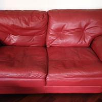 divano in pelle rosso