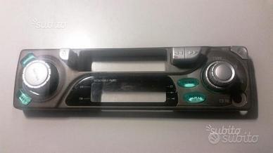 Frontalino per autoradio TREVI MD5810