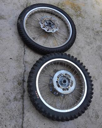 2 cerchi motociclo cinquantino 