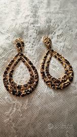 Orecchini pendenti animalier oro e marrone