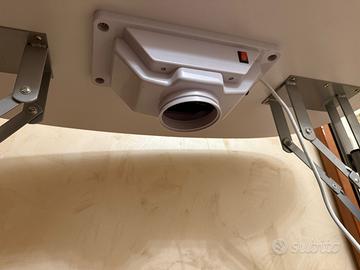 tavolo per estetiste con aspiratore incluso