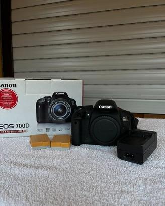 Canon 700D SENZA OBIETTIVO ( SOLO CORPO)