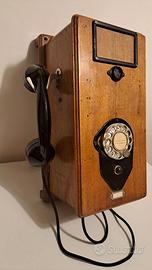 Telefono in legno a parete delle FFSS del 1940