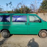 Volkswagen Transporter 2.4 D Caravelle