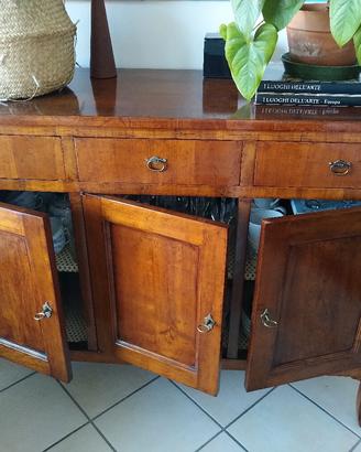 Credenza in ciliegio fatta con legno vecchio