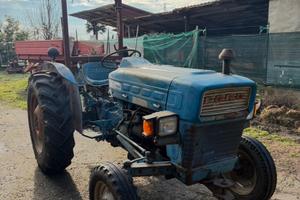 Trattore Ford 2000