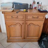 Mobile di legno con ante con ripiani e due cassett