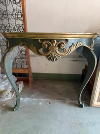 Consolle stile barocco con piano in marmo sagomato