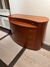 Camera completa, scrivania e mobiletto