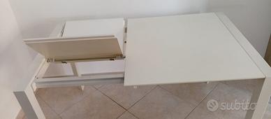 Tavolo per cucina / salone piu sedie.