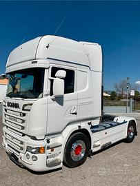 Scania R 490 con impianto idraulico nuovo
