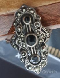 Anello argento con pietre onice nero e marcansite.