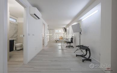 IMMOBILE RISTRUTTURATO CON FINITURE MODERNE