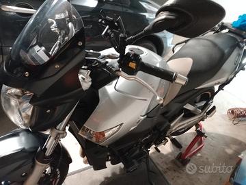  Suzuki gsr 600