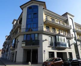Negozio con vetrine uso investimento