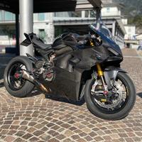 Ducati Panigale V4 S 2020 Full Carbon / Akra / STM