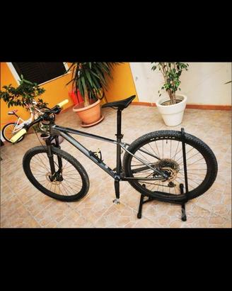 disponibile  bici scott