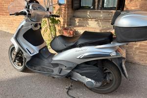 Beverly 300 ie
