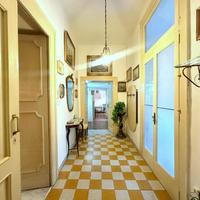 5 LOCALI A NAPOLI