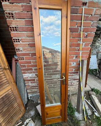 SERRAMENTI E PORTE IN LEGNO