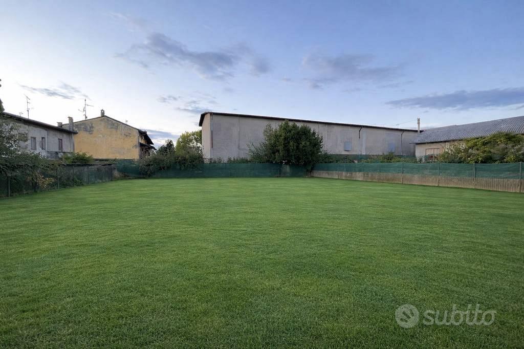 Immobile di 270 m² con 1 locale a Calcinato - Altro