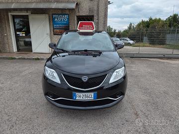 Lancia Ypsilon 1.2 69 CV 5 porte Gold