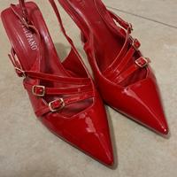 Scarpe rosse con tacco e fibbie Tulipano