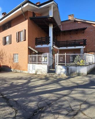 CASA SEMINDIPENDENTE A BARONE CANAVESE