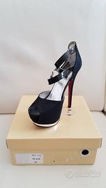Scarpa nera, tacco alto con plateau - misura 36