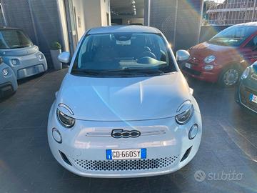 Fiat 500 500e Berlina 42 kWh Icon