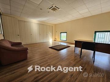 MULTILOCALE USO UFFICIO