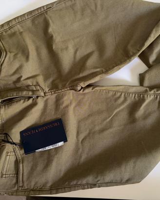 Pantaloni 