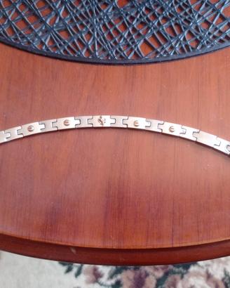 bracciale uomo in acciaio design elegante 