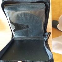 porta 28 cd nero e blu con manico €2