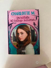 Libro: Un'estate al college infestato Charlotte M.