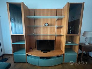 MOBILE LIBRERIA CONTENITIVO E COMPATTO