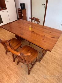 Tavolo in legno massello