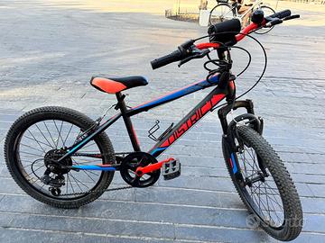 Bicicletta per bambini dai 7 ai 10 anni.