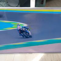 Tv led 40 pollici con piccolo graffio di 1