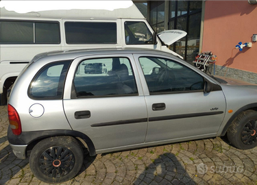 Opel Corsa 1.4 benzina 5 porte