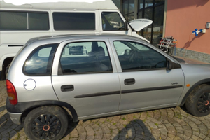Opel Corsa 1.4 benzina 5 porte