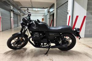 Moto Guzzi V7 Stone III - scarichi Agostini