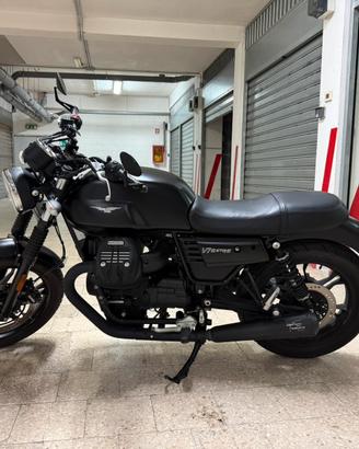 Moto Guzzi V7 Stone III - scarichi Agostini